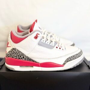 AUTHENTIC Jordan 3 Retro Fire Red size 9 DN3707-160 2022 PRE-OWNED